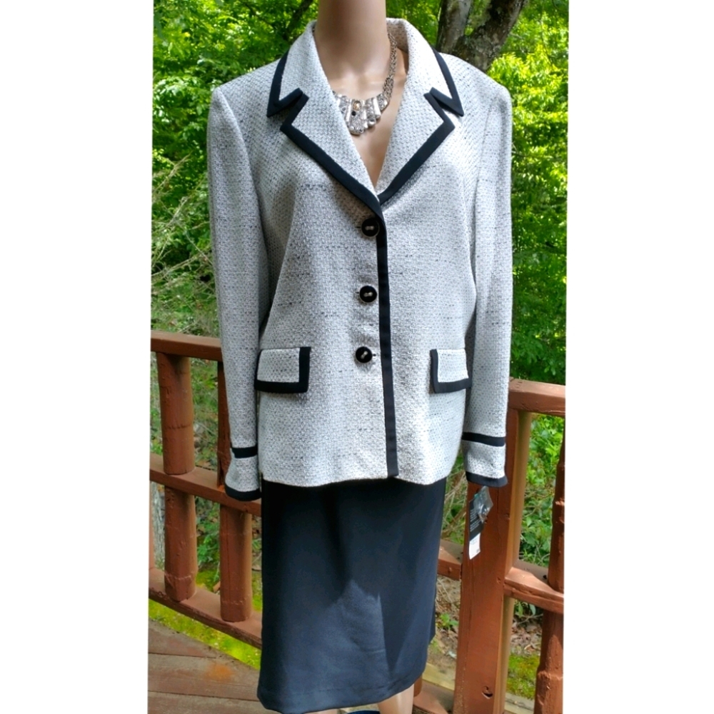 Kasper Palm Springs Skirt Suit